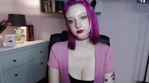 Snapshot of perfect_madeline chatting on January 9, 6:57 pm Madeline online show from January 9, 6:57 pm