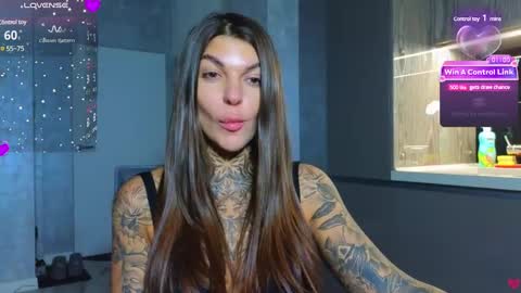 Snapshot of perfecttbaby77n chatting on January 17, 2:07 pm Anna online show from January 17, 2:07 pm