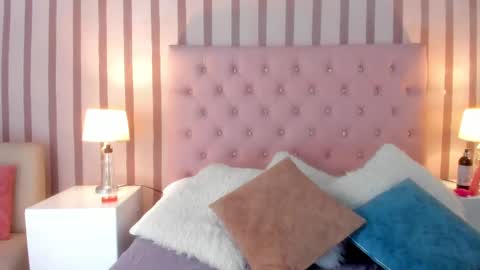 Snapshot of perla_giraldo chatting on September 9, 12:05 pm PERLA online show from September 9, 12:05 pm