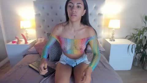 Snapshot of perla_giraldo chatting on September 22, 12:18 pm PERLA online show from September 22, 12:18 pm