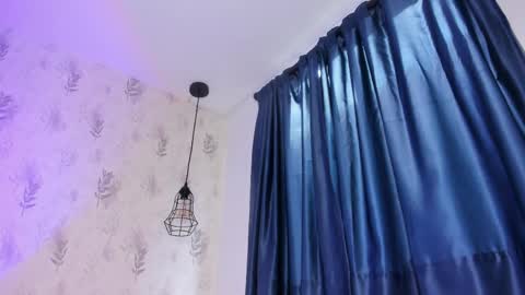 Perla online show from April 6, 7:59 pm