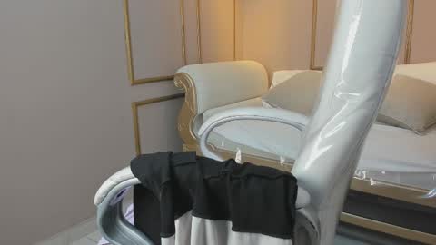 PerlaPreciosa online show from February 8, 4:05 am