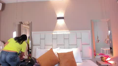 PerlaPreciosa online show from March 1, 4:03 am