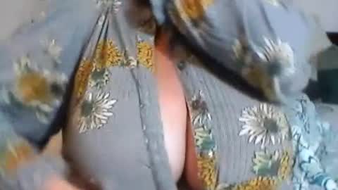 perlita070822 online show from August 2, 2:32 am