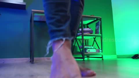 andres    online show from December 10, 10:05 pm