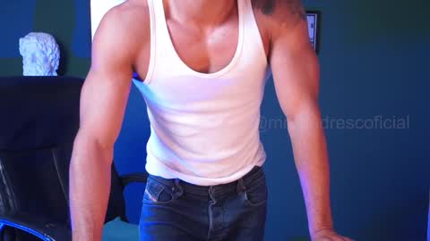 andres    online show from December 18, 10:02 pm