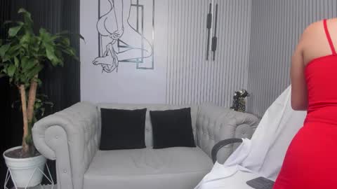 Mia online show from February 10, 5:39 pm