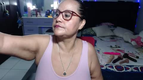 Snapshot of pervert_mommy_x chatting on June 22, 11:40 am SAMY online show from June 22, 11:40 am