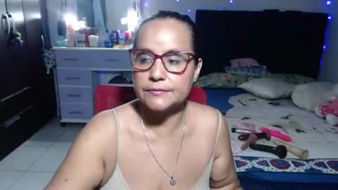 Snapshot of pervert_mommy_x chatting on June 24, 10:58 am SAMY online show from June 24, 10:58 am