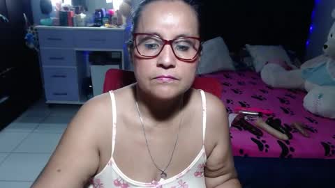 Snapshot of pervert_mommy_x chatting on July 4, 9:59 am SAMY online show from July 4, 9:59 am