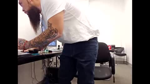 AKA perverted Step Daddy online show from December 30, 3:14 am