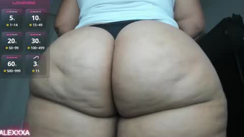 Snapshot of pervertt_mommy chatting on December 4, 9:18 am  Alexandra  online show from December 4, 9:18 am