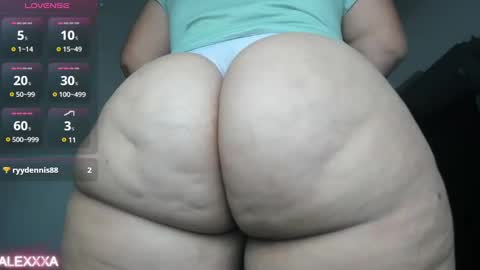 Snapshot of pervertt_mommy chatting on December 7, 9:17 am  Alexandra  online show from December 7, 9:17 am