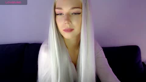 Snapshot of pervyblonde chatting on January 5, 8:54 am Isabella online show from January 5, 8:54 am