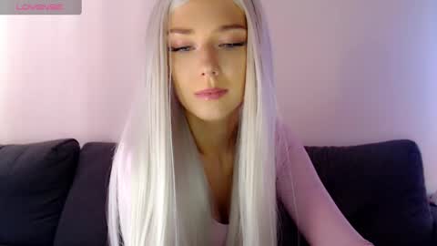 Snapshot of pervyblonde chatting on February 21, 9:56 am Isabella online show from February 21, 9:56 am