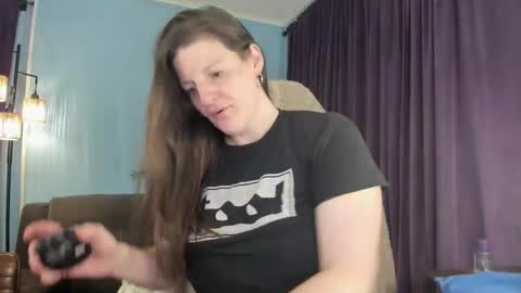 Snapshot of pessimistically_optimistic chatting on February 26, 12:15 pm Kelly online show from February 26, 12:15 pm