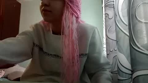 Snapshot of petalcoo chatting on May 27, 9:01 pm Kate online show from May 27, 9:01 pm