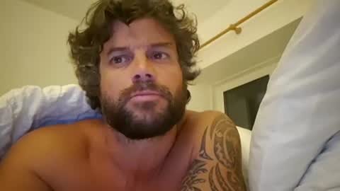 Snapshot of pete_le_meat chatting on June 19, 12:37 am pete_le_meat online show from June 19, 12:37 am