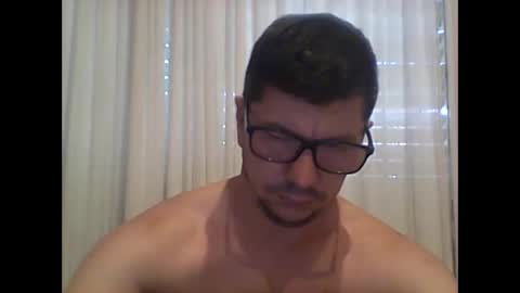 Snapshot of peter_7776 chatting on March 5, 7:17 pm peter online show from March 5, 7:17 pm