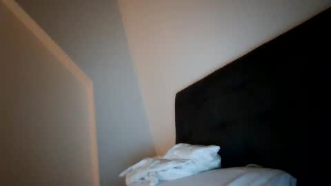 jelle online show from March 12, 11:00 pm