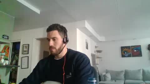 Snapshot of peterskinny24 chatting on December 13, 6:38 pm ttps VF8L9ABFMref wl share online show from December 13, 6:38 pm