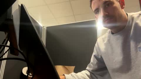 Snapshot of peterskinny24 chatting on February 18, 7:52 pm ttps VF8L9ABFMref wl share online show from February 18, 7:52 pm