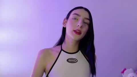 Snapshot of petiite_aliice chatting on August 6, 3:19 am Alice online show from August 6, 3:19 am