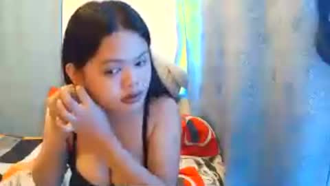 Snapshot of petite_angelxxx chatting on July 24, 4:27 pm petite_angelxxx online show from July 24, 4:27 pm