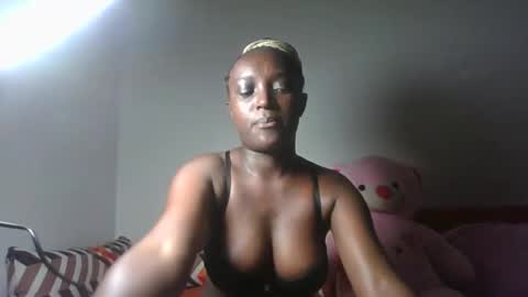 Snapshot of petite_asshley1 chatting on April 6, 8:59 am Ashley online show from April 6, 8:59 am
