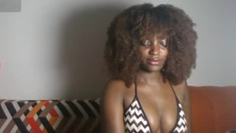Snapshot of petite_asshley1 chatting on June 5, 3:02 am Ashley online show from June 5, 3:02 am