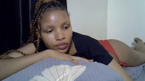 petite_melinda online show from July 18, 10:46 pm