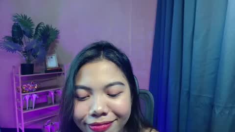 Snapshot of petite_novy chatting on March 8, 8:33 am Novy online show from March 8, 8:33 am