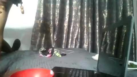 petite_queen69 online show from May 28, 7:55 pm