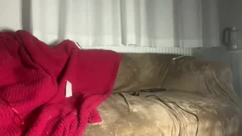 PetiteCurves online show from February 18, 9:33 pm