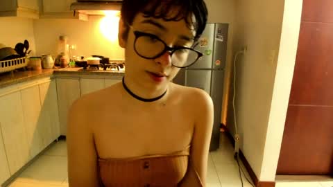 Lunna online show from May 29, 4:43 am