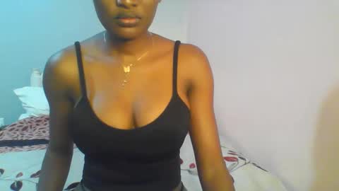 Snapshot of petiteediva chatting on June 8, 2:39 pm diva online show from June 8, 2:39 pm