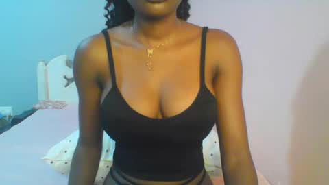 Snapshot of petiteediva chatting on June 14, 2:57 am diva online show from June 14, 2:57 am