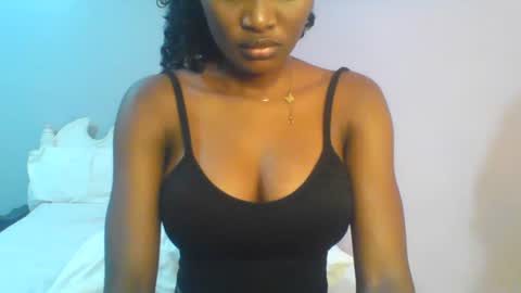 Snapshot of petiteediva chatting on June 22, 3:08 am diva online show from June 22, 3:08 am