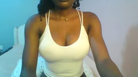 Snapshot of petiteediva chatting on June 23, 3:04 am diva online show from June 23, 3:04 am