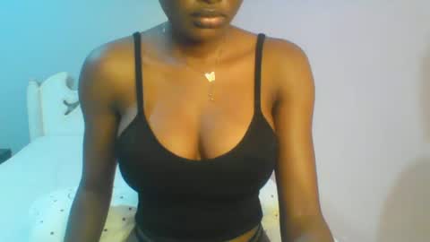 Snapshot of petiteediva chatting on June 28, 2:50 am diva online show from June 28, 2:50 am