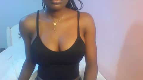 Snapshot of petiteediva chatting on July 4, 3:02 am diva online show from July 4, 3:02 am