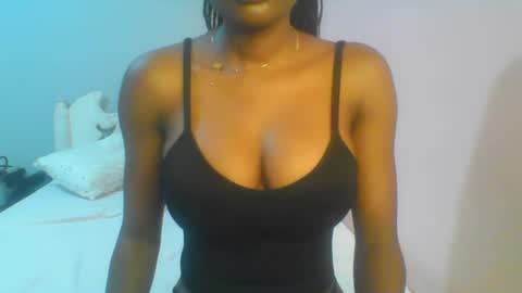 Snapshot of petiteediva chatting on July 5, 3:02 am diva online show from July 5, 3:02 am