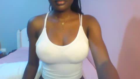 Snapshot of petiteediva chatting on July 8, 2:49 am diva online show from July 8, 2:49 am