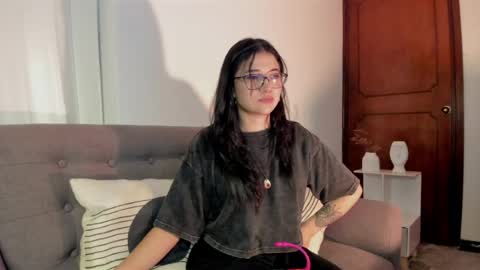 Sofa online show from June 12, 11:14 pm