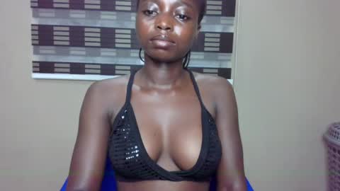 petitexxebony online show from May 16, 7:34 pm