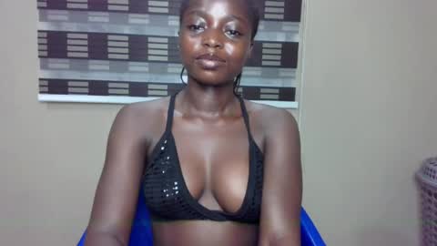 petitexxebony online show from May 16, 8:07 pm