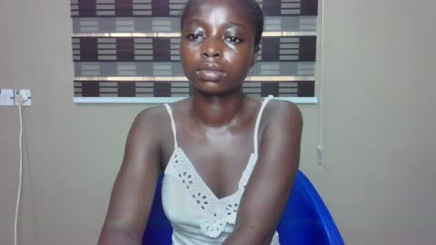 petitexxebony online show from May 17, 2:46 pm