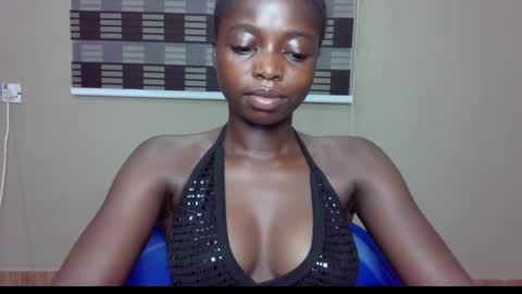 petitexxebony online show from May 23, 1:22 am