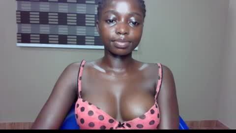 petitexxebony online show from May 26, 7:43 pm