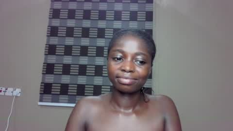 petitexxebony online show from July 13, 7:11 am